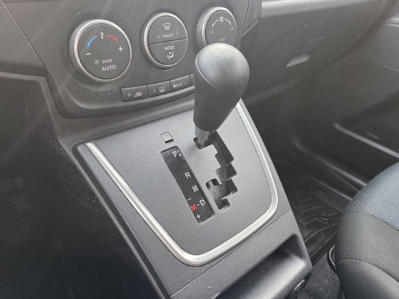 2015 Mazda 5 GS**Jamais Accidente**Tres Bien Entretenu**6 PASSAGERS**MAGS**EN SPECIAL** Image principale