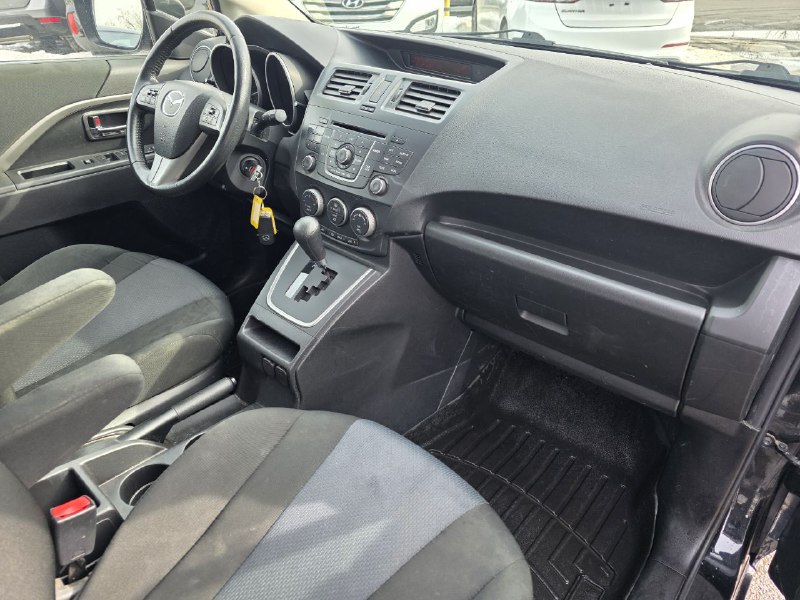 2015 Mazda 5 GS**Jamais Accidente**Tres Bien Entretenu**6 PASSAGERS**MAGS**EN SPECIAL** Image principale