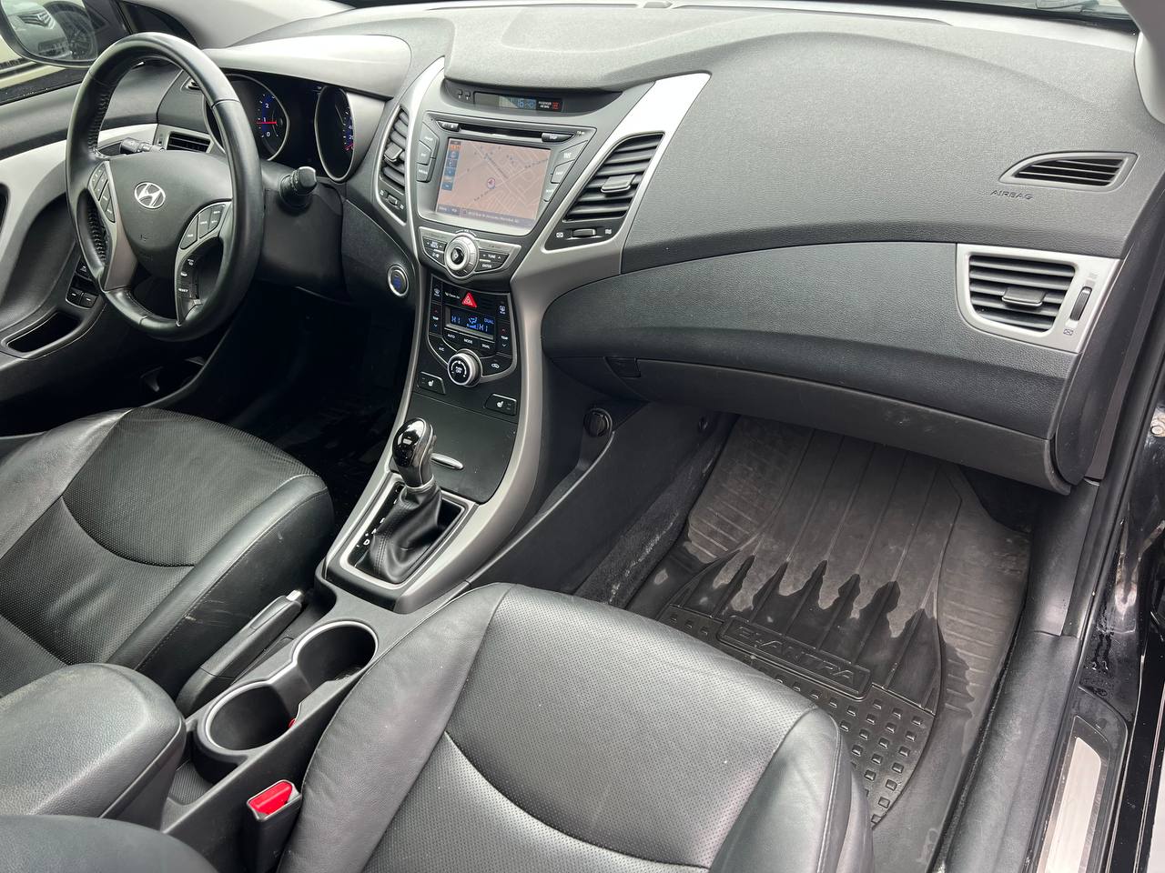 2015 Hyundai Elantra Limited**SAAQ CERTIFIEE**Toit Ouvrant**CamÉra de Recul**SIEGES EN CUIR**Navigation**SIEGES CHAUFFANTS Avant et ArriÈre**DÉmarrage À distance**MAGS** Image principale
