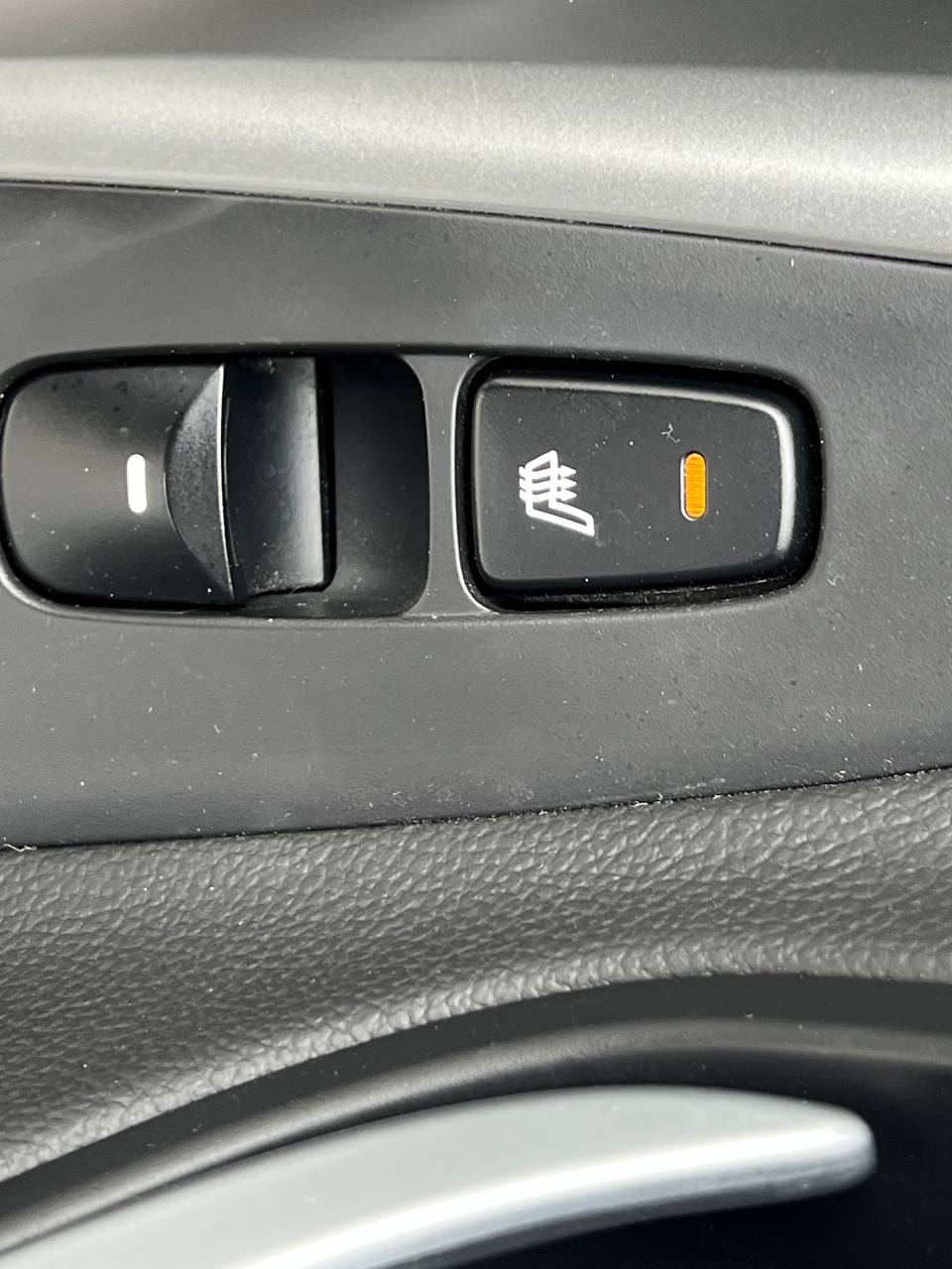 2015 Hyundai Elantra Limited**SAAQ CERTIFIEE**Toit Ouvrant**CamÉra de Recul**SIEGES EN CUIR**Navigation**SIEGES CHAUFFANTS Avant et ArriÈre**DÉmarrage À distance**MAGS** Image principale