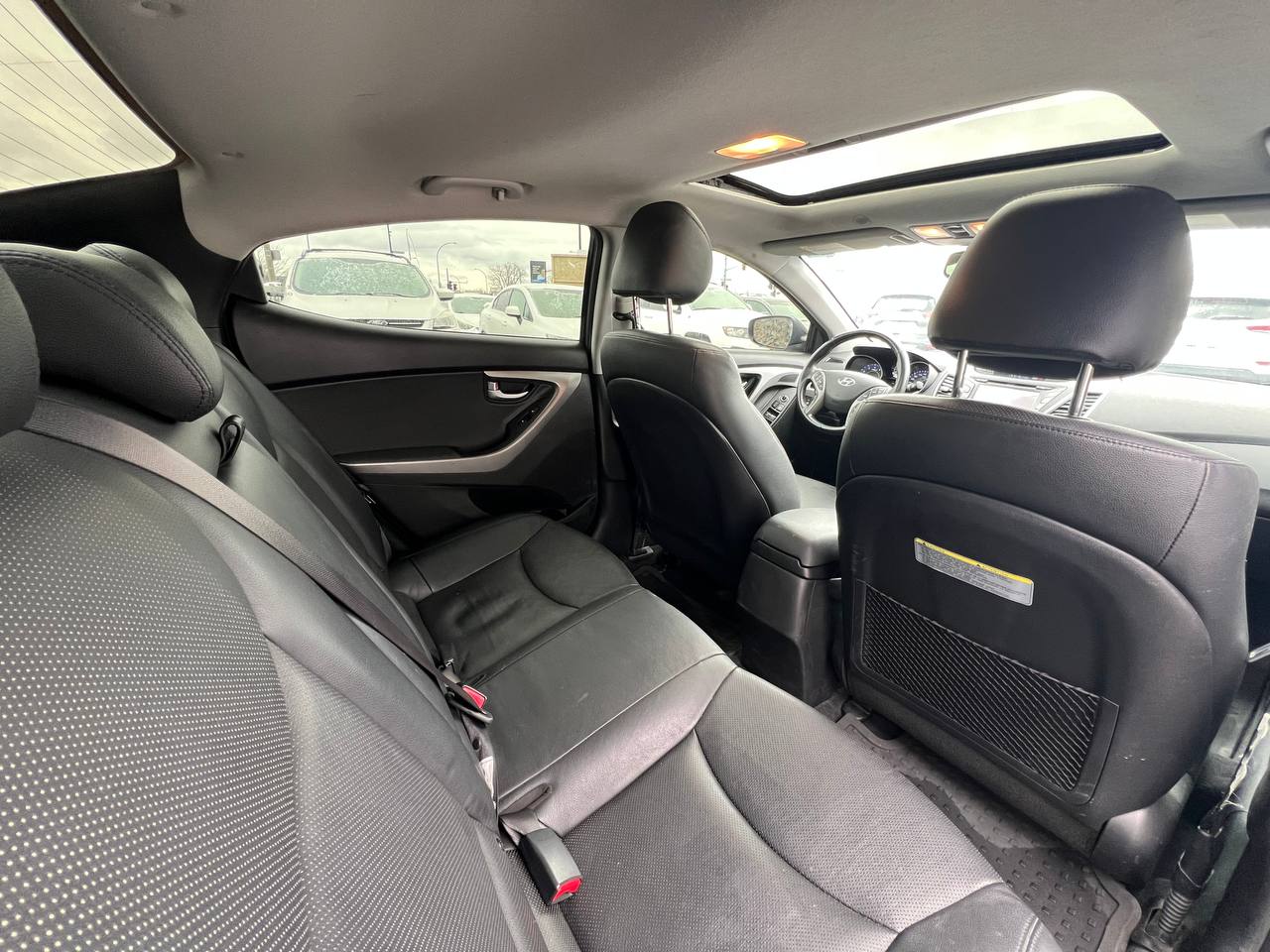 2015 Hyundai Elantra Limited**SAAQ CERTIFIEE**Toit Ouvrant**CamÉra de Recul**SIEGES EN CUIR**Navigation**SIEGES CHAUFFANTS Avant et ArriÈre**DÉmarrage À distance**MAGS** Image principale