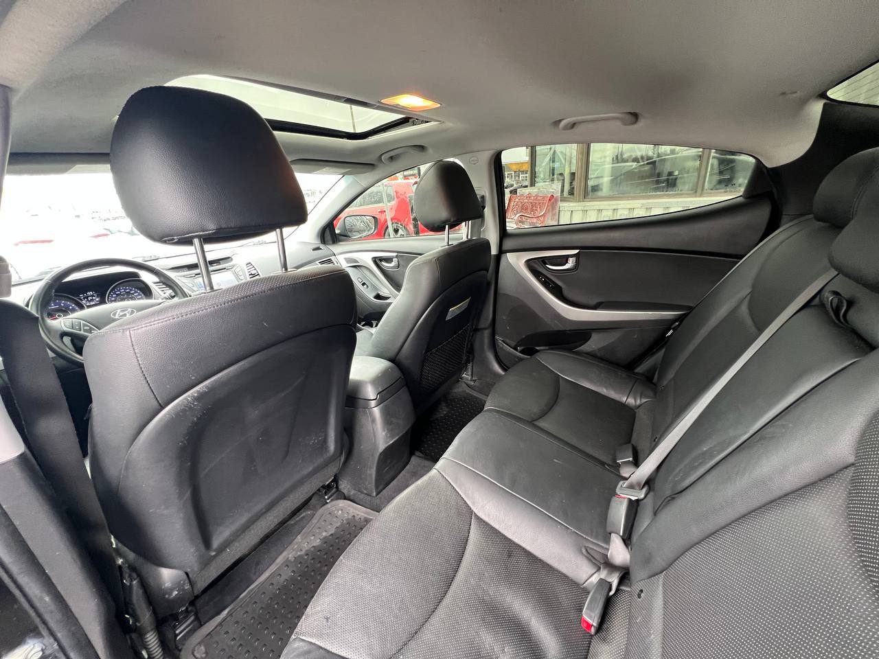 2015 Hyundai Elantra Limited**SAAQ CERTIFIEE**Toit Ouvrant**CamÉra de Recul**SIEGES EN CUIR**Navigation**SIEGES CHAUFFANTS Avant et ArriÈre**DÉmarrage À distance**MAGS** Image principale