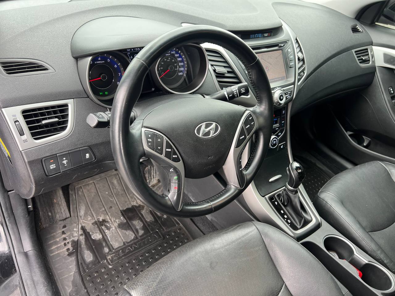 2015 Hyundai Elantra Limited**SAAQ CERTIFIEE**Toit Ouvrant**CamÉra de Recul**SIEGES EN CUIR**Navigation**SIEGES CHAUFFANTS Avant et ArriÈre**DÉmarrage À distance**MAGS** Image principale