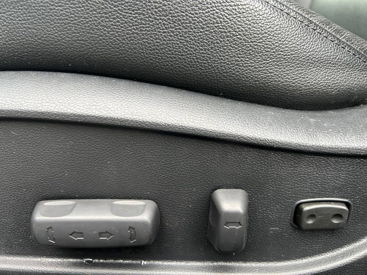 2015 Hyundai Elantra Limited**SAAQ CERTIFIEE**Toit Ouvrant**CamÉra de Recul**SIEGES EN CUIR**Navigation**SIEGES CHAUFFANTS Avant et ArriÈre**DÉmarrage À distance**MAGS** Image principale