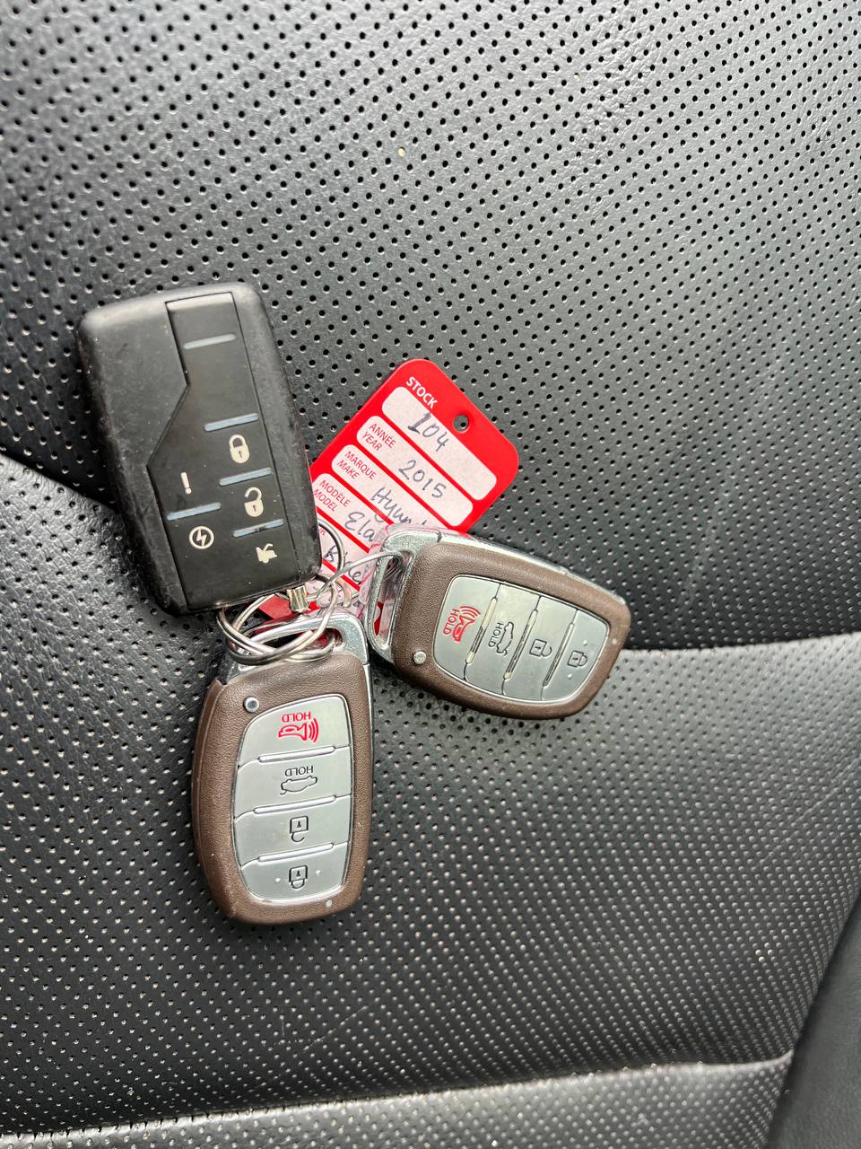 2015 Hyundai Elantra Limited**SAAQ CERTIFIEE**Toit Ouvrant**CamÉra de Recul**SIEGES EN CUIR**Navigation**SIEGES CHAUFFANTS Avant et ArriÈre**DÉmarrage À distance**MAGS** Image principale