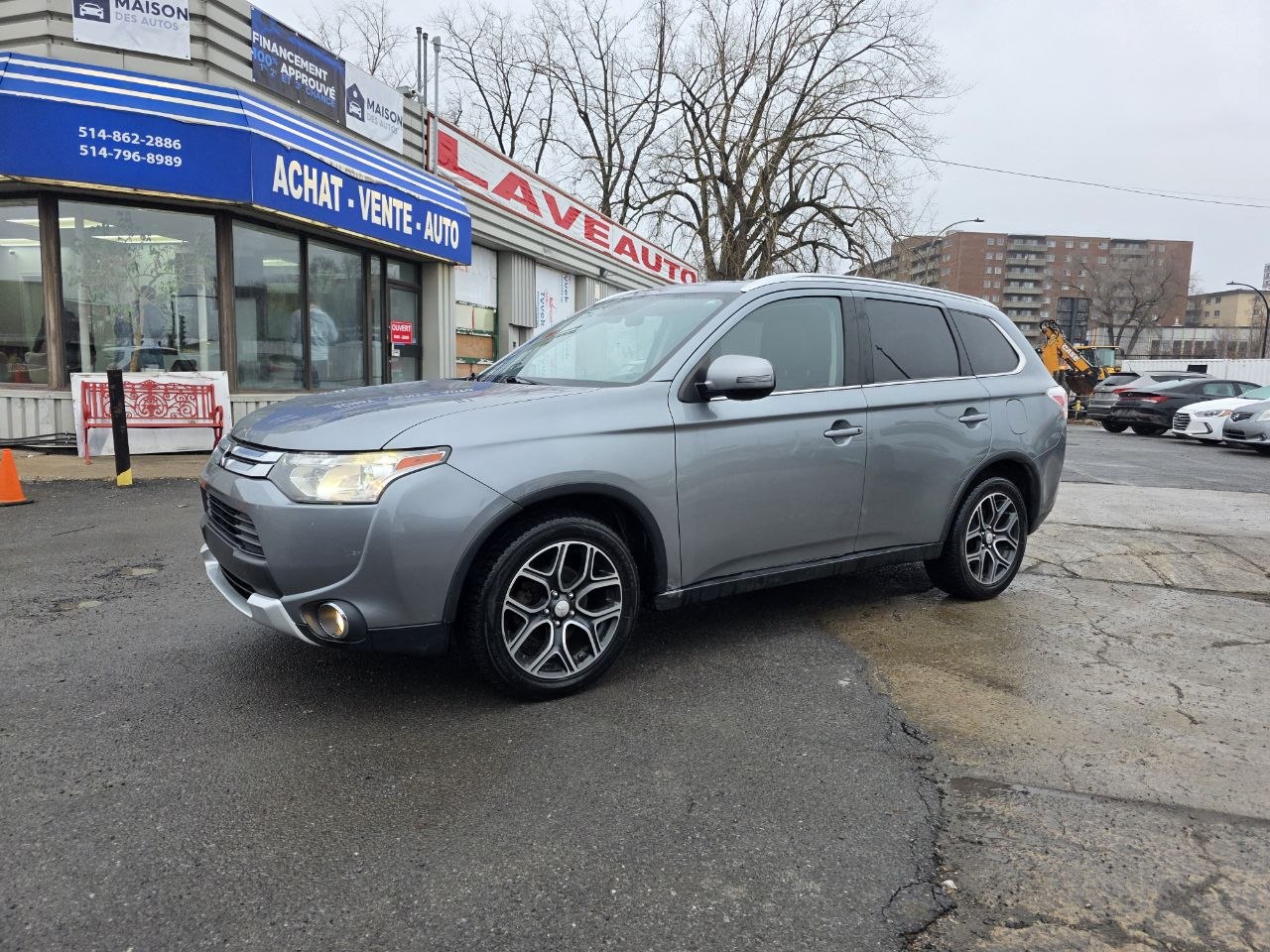 2015 Mitsubishi Outlander **GT**JAMAIS ACCIDENTEE**7 PASSAGERS**CUIR**NAVI**CAMERA DE RECUL**SIEGES CHAIFFANTS**MAGS** Image principale