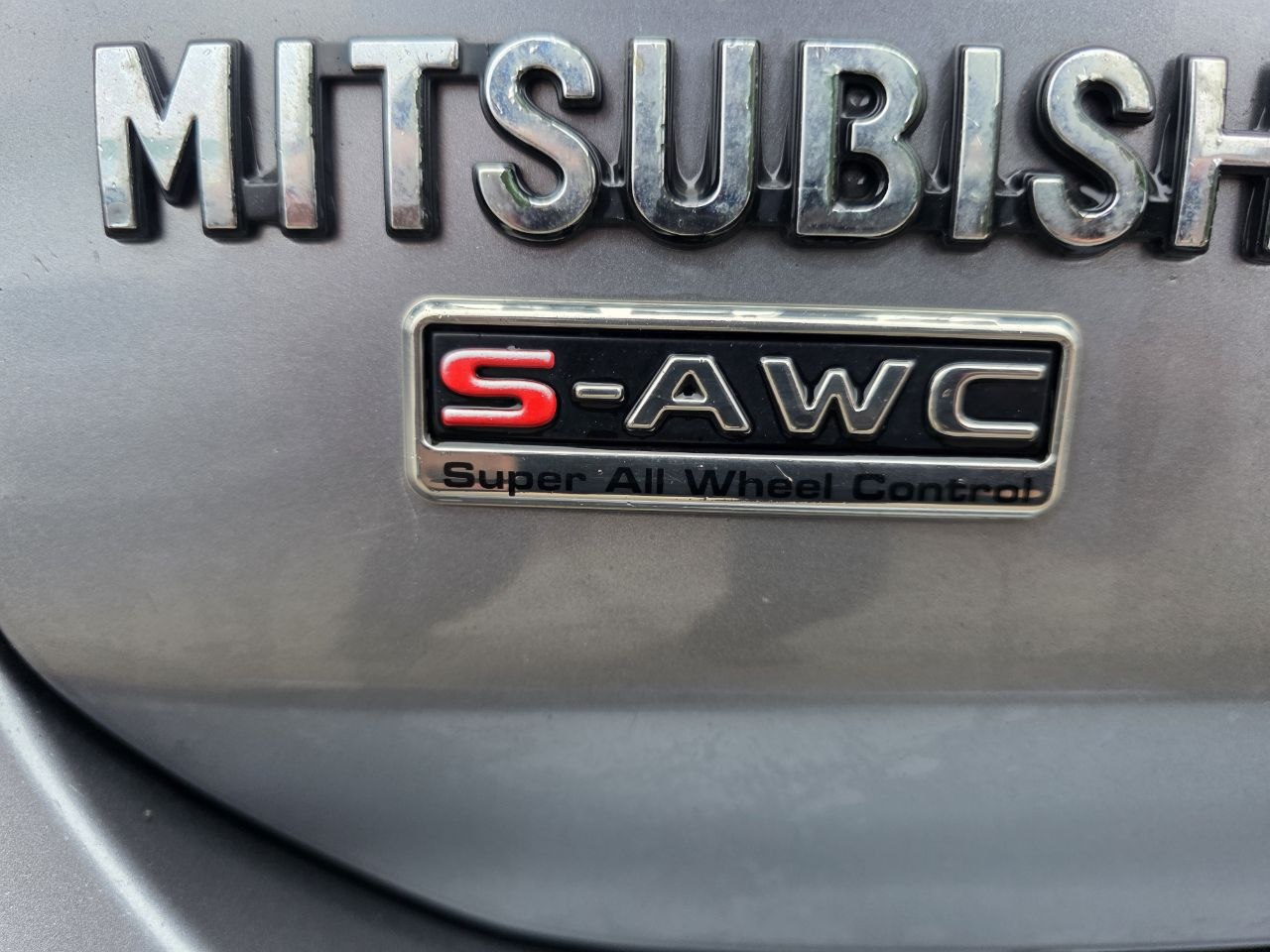 2015 Mitsubishi Outlander **GT**JAMAIS ACCIDENTEE**7 PASSAGERS**CUIR**NAVI**CAMERA DE RECUL**SIEGES CHAIFFANTS**MAGS** Image principale