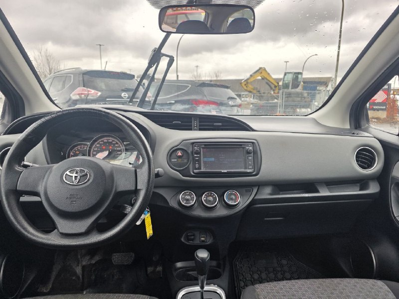 2016 Toyota Yaris LE**Jamais Accidente** Image principale