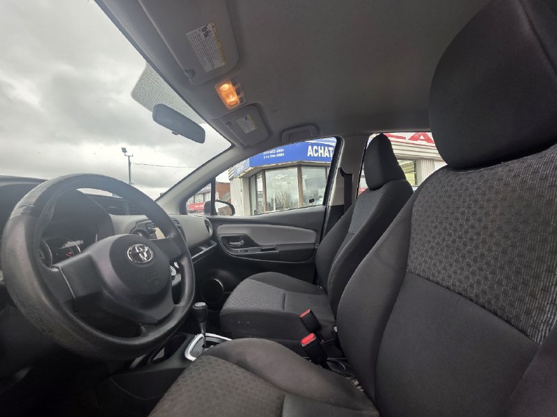 2016 Toyota Yaris LE**Jamais Accidente** Image principale