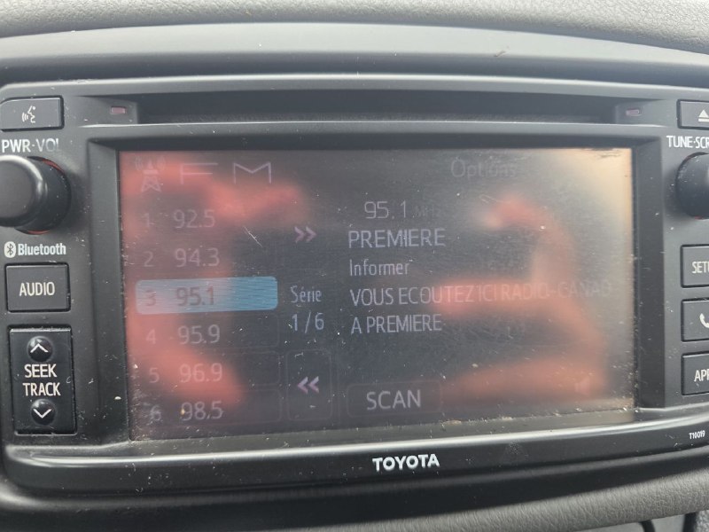 2016 Toyota Yaris LE**Jamais Accidente** Image principale