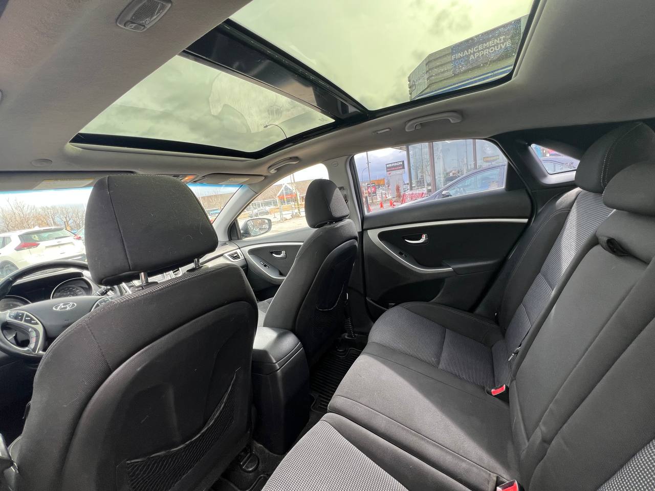 2013 Hyundai Elantra GT GLS**Toit Ouvrant Panoramique**Sieges CHAUFFANTS**MAGS** Image principale