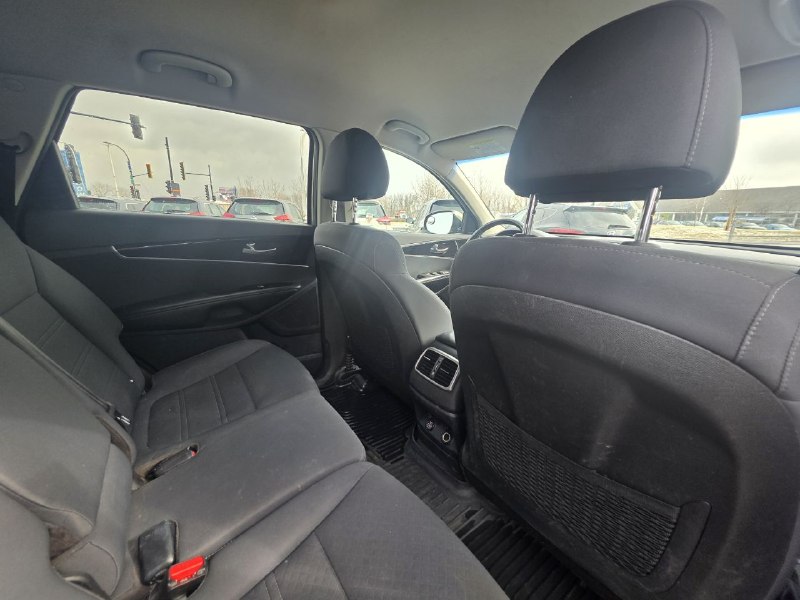 2019 Kia Sorento **LX**7 PASSAGERS**AWD**CAMERA DE RECUL**SIEGES CHAUFFANTS**MAGS**EN SPECIAL** Image principale