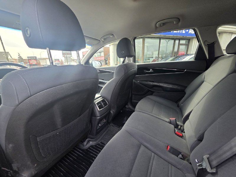 2019 Kia Sorento **LX**7 PASSAGERS**AWD**CAMERA DE RECUL**SIEGES CHAUFFANTS**MAGS**EN SPECIAL** Image principale