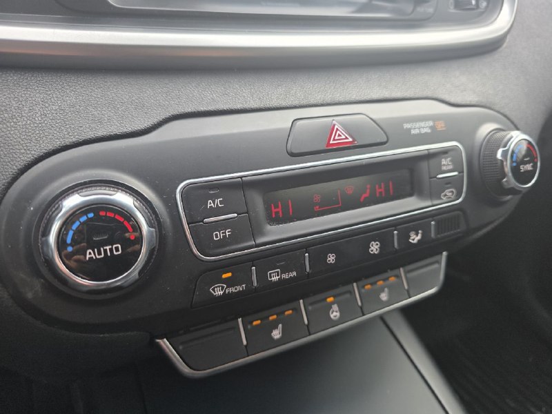 2019 Kia Sorento **LX**7 PASSAGERS**AWD**CAMERA DE RECUL**SIEGES CHAUFFANTS**MAGS**EN SPECIAL** Image principale