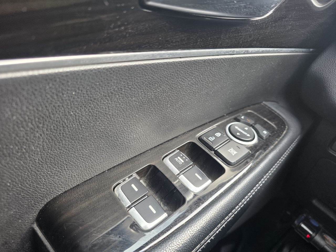 2019 Kia Sorento **LX**7 PASSAGERS**AWD**CAMERA DE RECUL**SIEGES CHAUFFANTS**MAGS**EN SPECIAL** Image principale