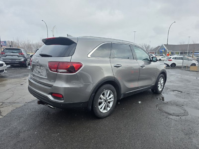 2019 Kia Sorento **LX**7 PASSAGERS**AWD**CAMERA DE RECUL**SIEGES CHAUFFANTS**MAGS**EN SPECIAL** Image principale