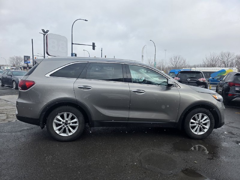 2019 Kia Sorento **LX**7 PASSAGERS**AWD**CAMERA DE RECUL**SIEGES CHAUFFANTS**MAGS**EN SPECIAL** Image principale