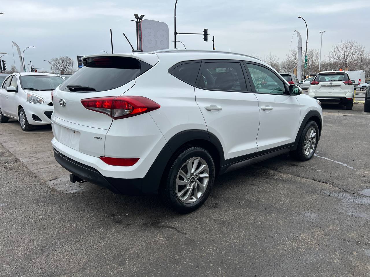 2016 Hyundai Tucson Premium**AWD**CAMERA DE RECUL**SIEGES CHAUFFANTS**MAGS**SIEGES CHAUFFANTS ARRIERE**Alerte d'angle Mort** Image principale