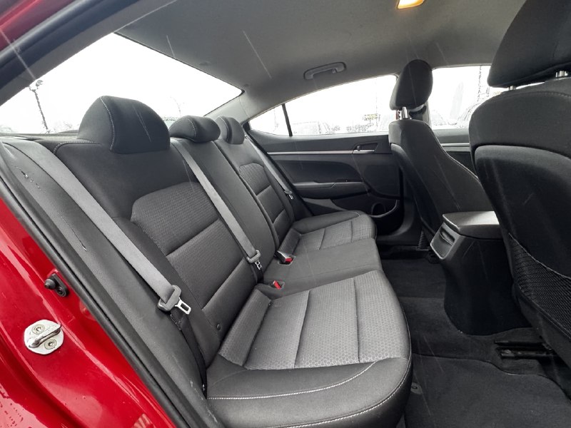 2017 Hyundai Elantra LE**SAAQ CERTIFIER**SIEGES CHAUFFNATS**MODE ECO** Image principale