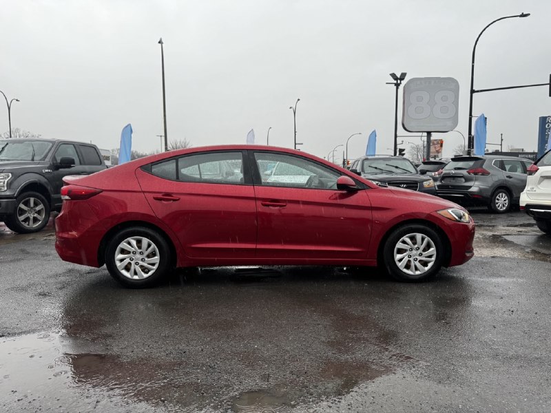 2017 Hyundai Elantra LE**SAAQ CERTIFIER**SIEGES CHAUFFNATS**MODE ECO** Image principale