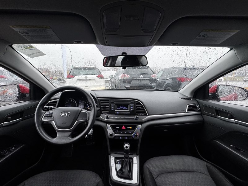 2017 Hyundai Elantra LE**SAAQ CERTIFIER**SIEGES CHAUFFNATS**MODE ECO** Image principale