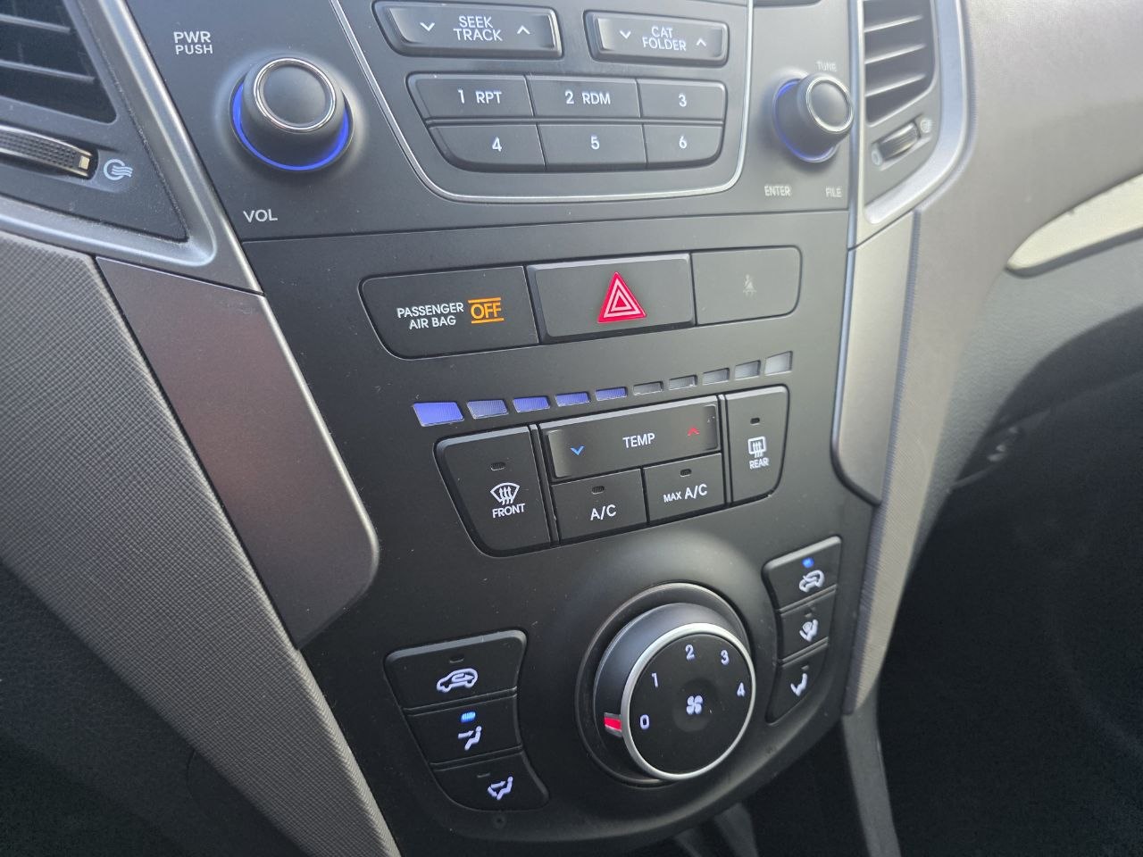 2016 Hyundai Santa Fe Sport JAMAIS ACCIDENTEE**SAAQ CERTIFIEE**UNE SEULE PROPRIO**2.4L**SIEGES CHAUFFANTS**MAGS**EN SPECIAL** Image principale