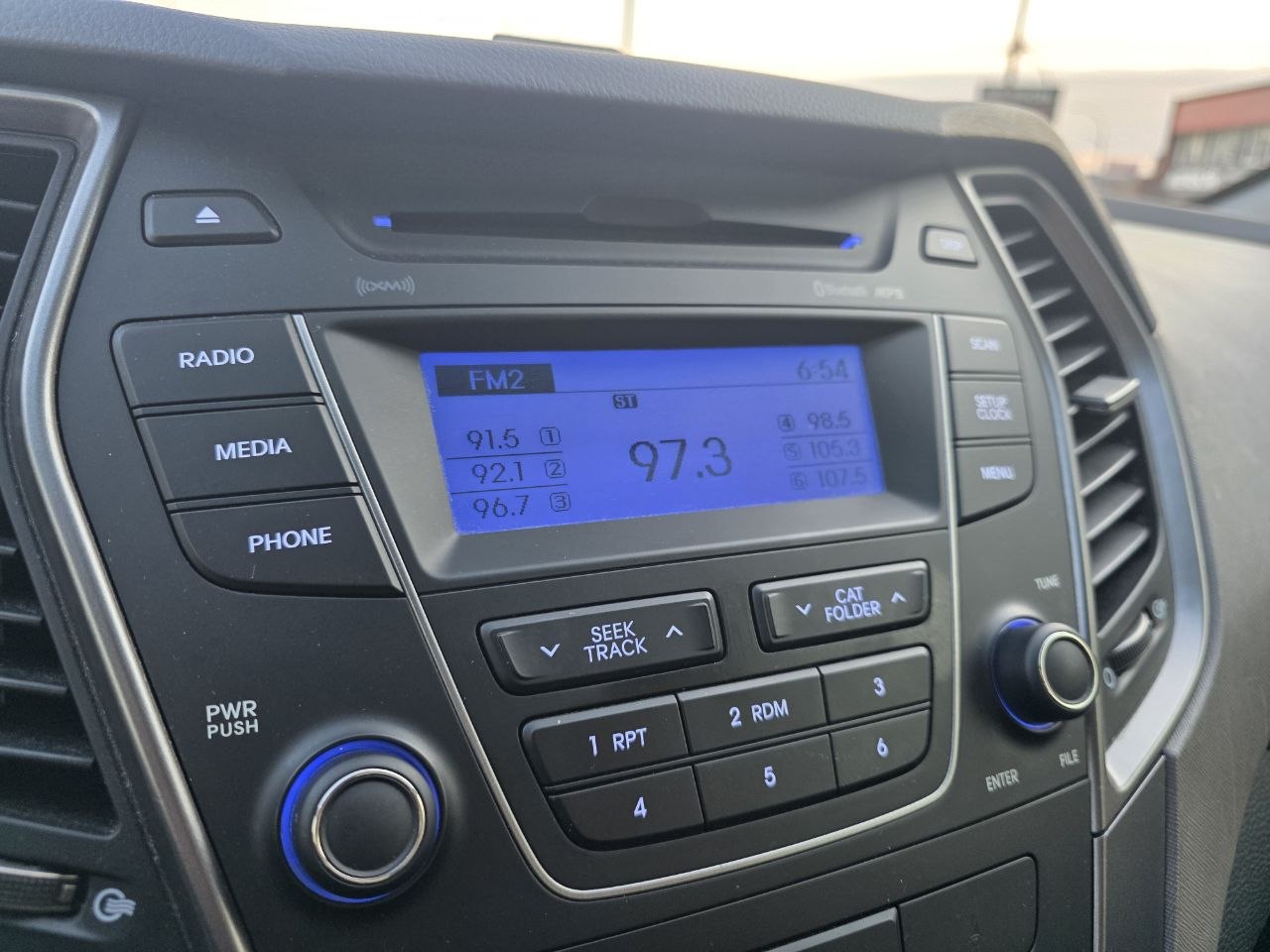 2016 Hyundai Santa Fe Sport JAMAIS ACCIDENTEE**SAAQ CERTIFIEE**UNE SEULE PROPRIO**2.4L**SIEGES CHAUFFANTS**MAGS**EN SPECIAL** Image principale