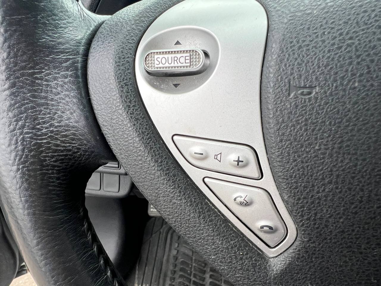 2015 Nissan LEAF SV**Jamais Accidentee**CAMERA DE RECUL**SIEGES CHAUFFANTS EN AVANT ET ARRIERE**VOLANT CHAUFFANTS Image principale