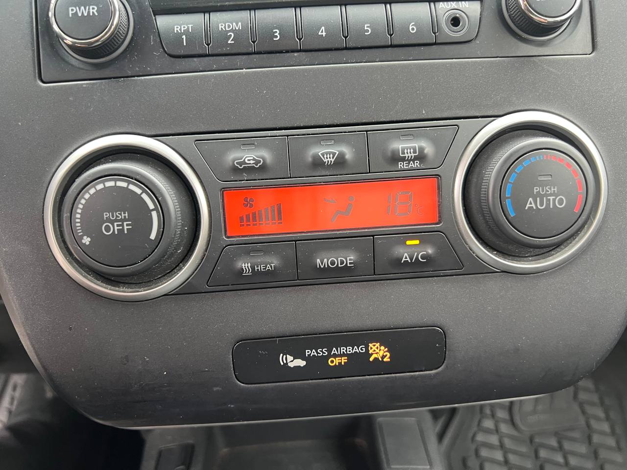 2015 Nissan LEAF SV**Jamais Accidentee**CAMERA DE RECUL**SIEGES CHAUFFANTS EN AVANT ET ARRIERE**VOLANT CHAUFFANTS Image principale