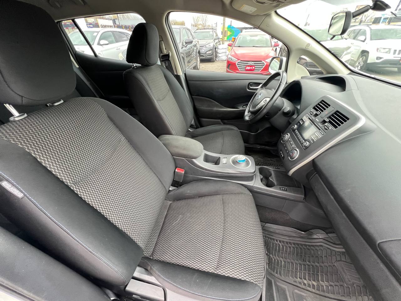 2015 Nissan LEAF SV**Jamais Accidentee**CAMERA DE RECUL**SIEGES CHAUFFANTS EN AVANT ET ARRIERE**VOLANT CHAUFFANTS Image principale