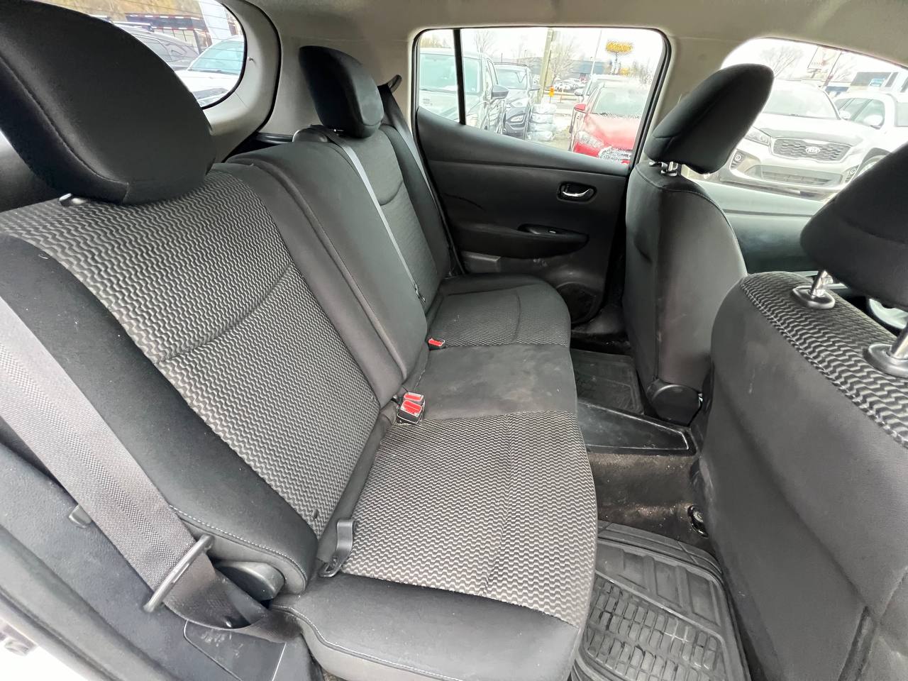 2015 Nissan LEAF SV**Jamais Accidentee**CAMERA DE RECUL**SIEGES CHAUFFANTS EN AVANT ET ARRIERE**VOLANT CHAUFFANTS Image principale
