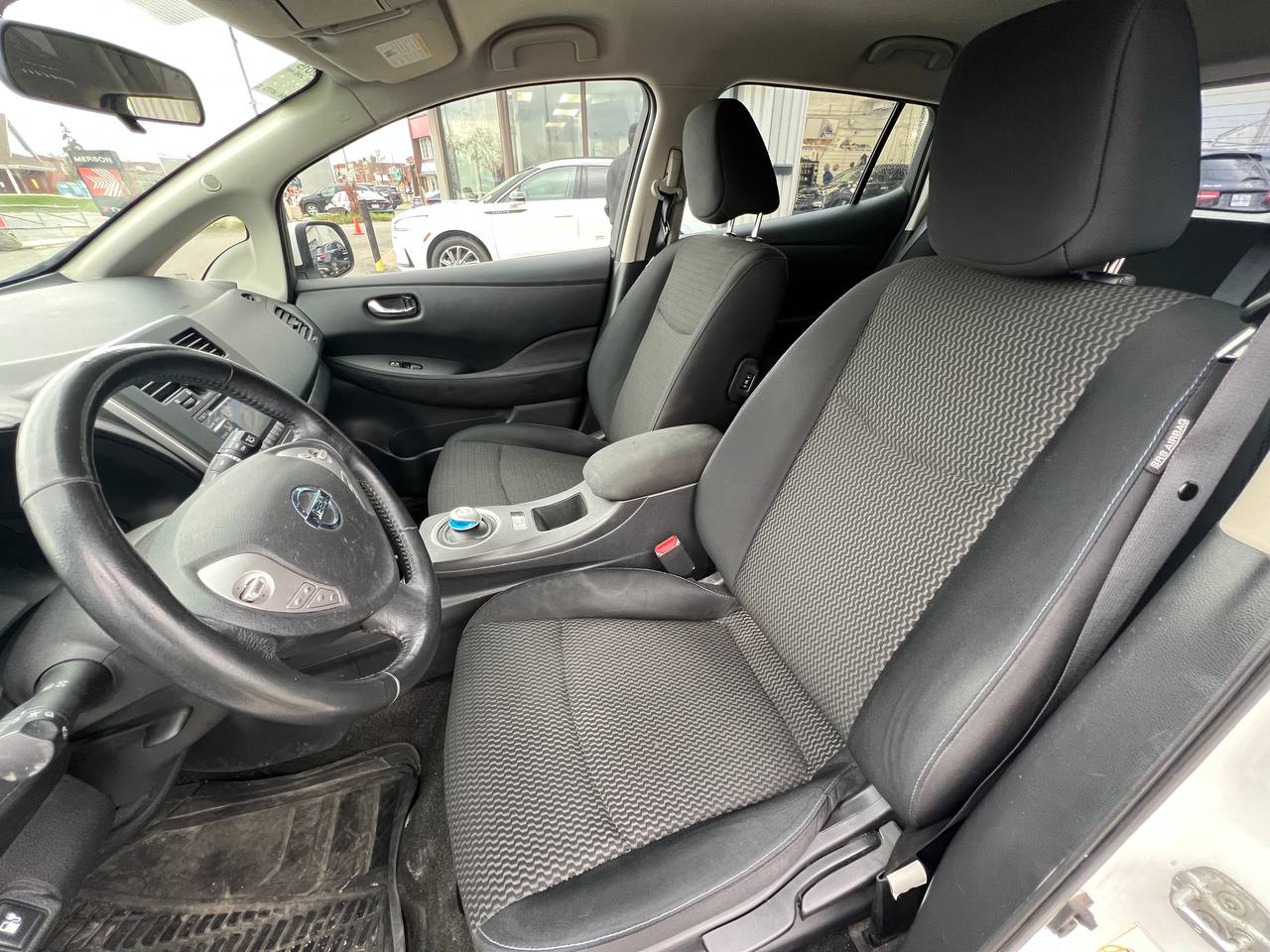 2015 Nissan LEAF SV**Jamais Accidentee**CAMERA DE RECUL**SIEGES CHAUFFANTS EN AVANT ET ARRIERE**VOLANT CHAUFFANTS Image principale