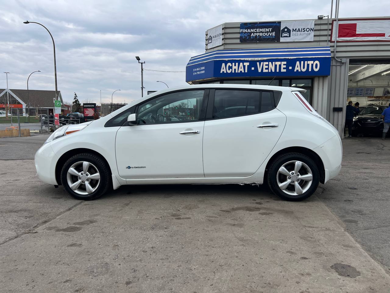 2015 Nissan LEAF SV**Jamais Accidentee**CAMERA DE RECUL**SIEGES CHAUFFANTS EN AVANT ET ARRIERE**VOLANT CHAUFFANTS Image principale