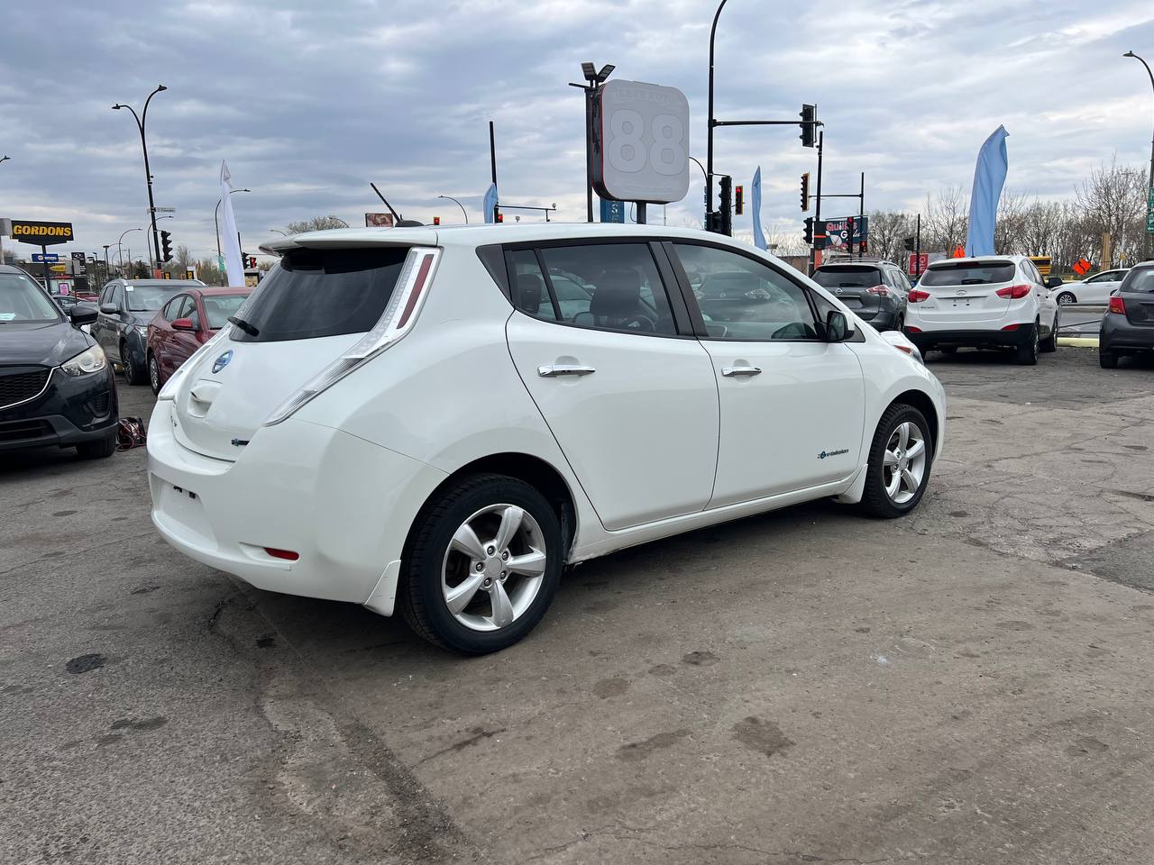 2015 Nissan LEAF SV**Jamais Accidentee**CAMERA DE RECUL**SIEGES CHAUFFANTS EN AVANT ET ARRIERE**VOLANT CHAUFFANTS Image principale