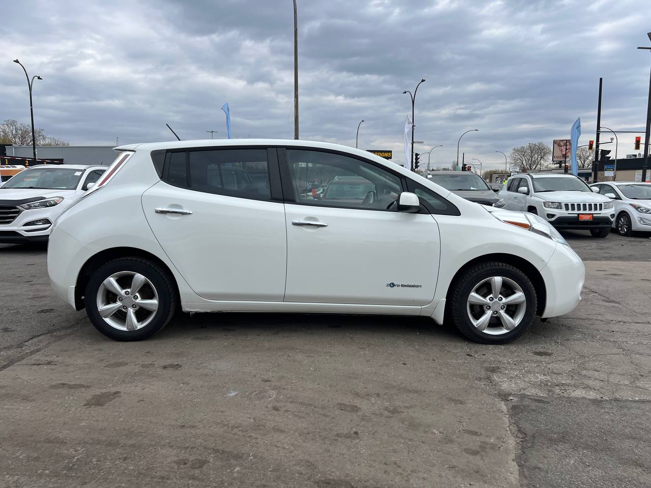 2015 Nissan LEAF SV**Jamais Accidentee**CAMERA DE RECUL**SIEGES CHAUFFANTS EN AVANT ET ARRIERE**VOLANT CHAUFFANTS Image principale