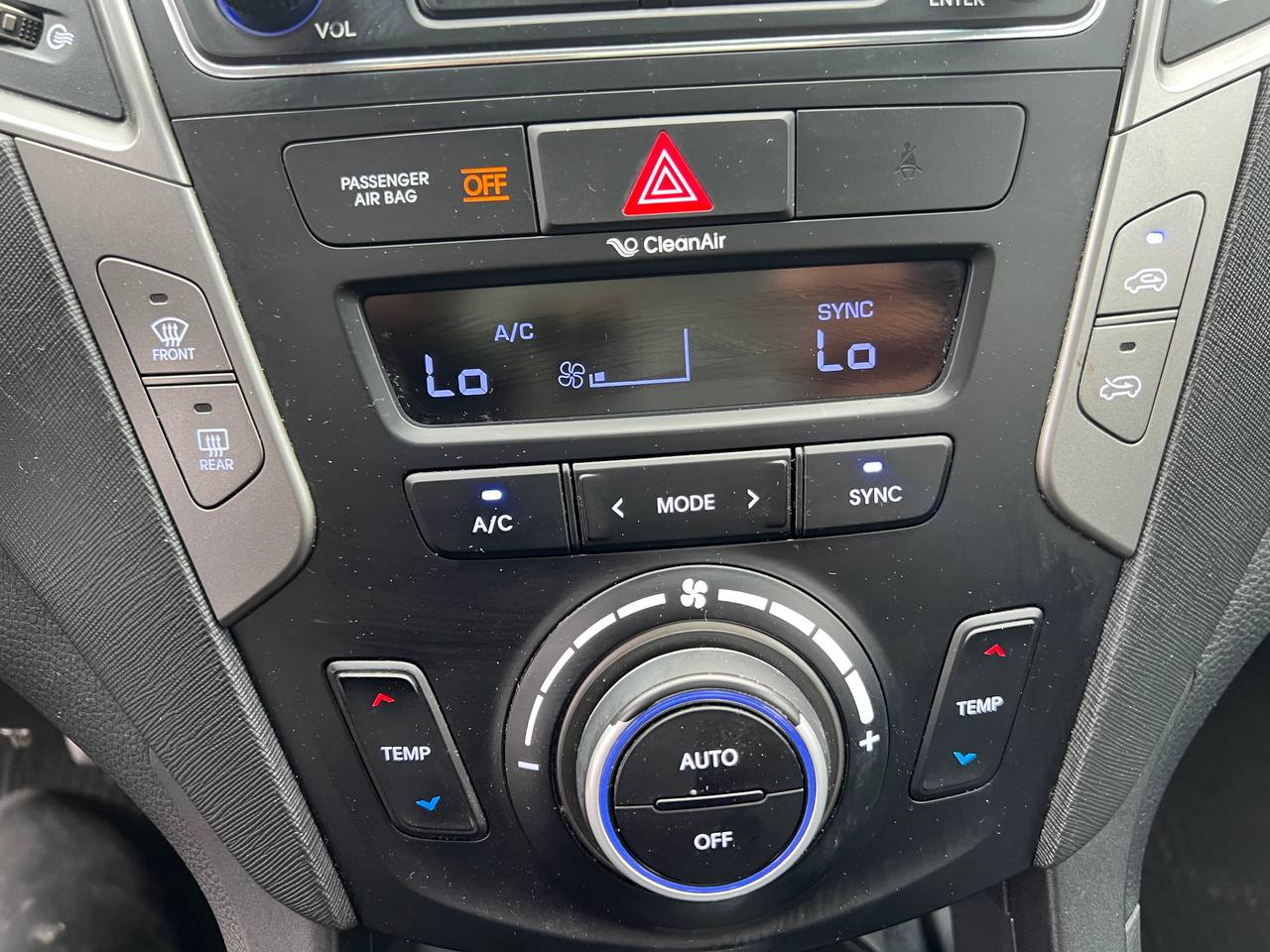 2017 Hyundai Santa Fe Sport SE**AWD**TOIT OUVRANT PANORAMIQUE**SIEGE EN CUIR**CAMERA DE RECUL**SIEGES CHAUFFNATS AVANT ET ARRIERE**Volant Chauffant**Alerte d'angle Mort**MAGS** Image principale