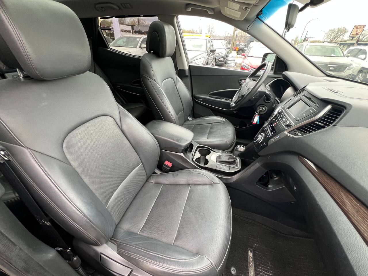 2017 Hyundai Santa Fe Sport SE**AWD**TOIT OUVRANT PANORAMIQUE**SIEGE EN CUIR**CAMERA DE RECUL**SIEGES CHAUFFNATS AVANT ET ARRIERE**Volant Chauffant**Alerte d'angle Mort**MAGS** Image principale