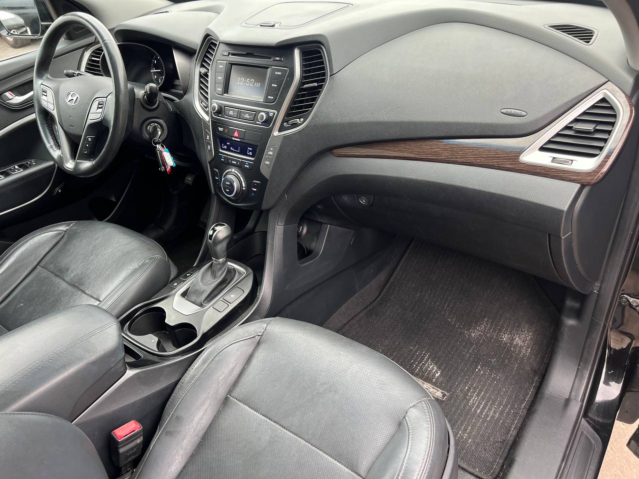 2017 Hyundai Santa Fe Sport SE**AWD**TOIT OUVRANT PANORAMIQUE**SIEGE EN CUIR**CAMERA DE RECUL**SIEGES CHAUFFNATS AVANT ET ARRIERE**Volant Chauffant**Alerte d'angle Mort**MAGS** Image principale