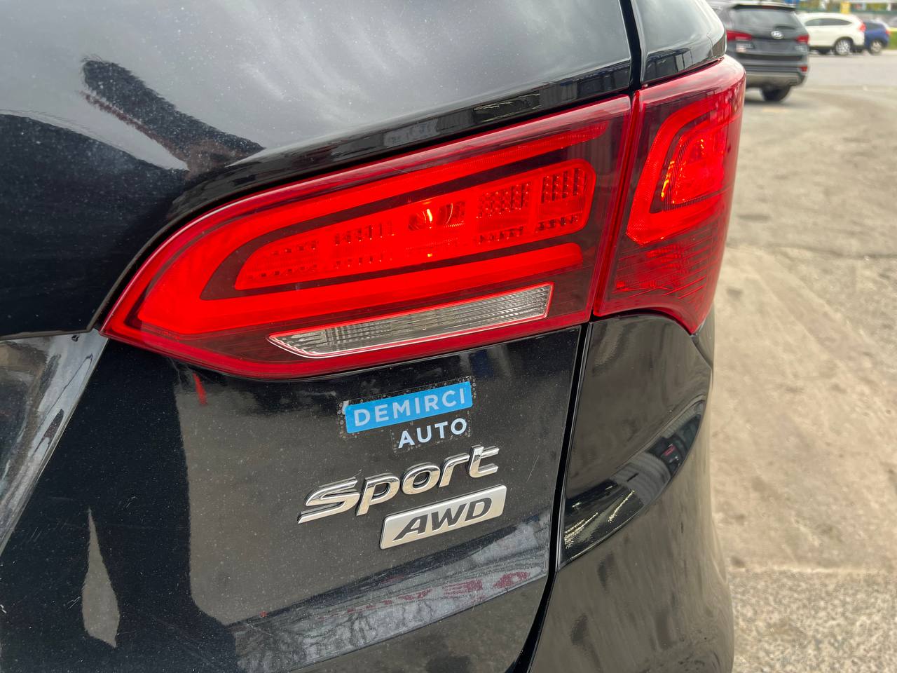 2017 Hyundai Santa Fe Sport SE**AWD**TOIT OUVRANT PANORAMIQUE**SIEGE EN CUIR**CAMERA DE RECUL**SIEGES CHAUFFNATS AVANT ET ARRIERE**Volant Chauffant**Alerte d'angle Mort**MAGS** Image principale