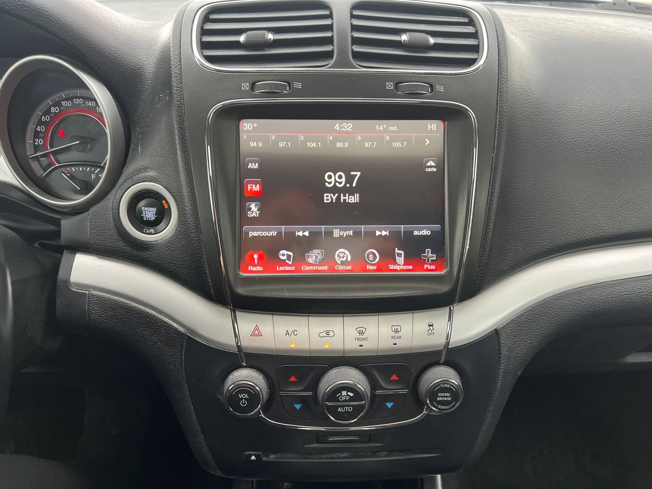 2017 Dodge Journey SXT**TOIT OUVRANT**CAMERA DE RECUL**SIEGES CHAUFFNATS**NAVIGATION**MAGS** Image principale