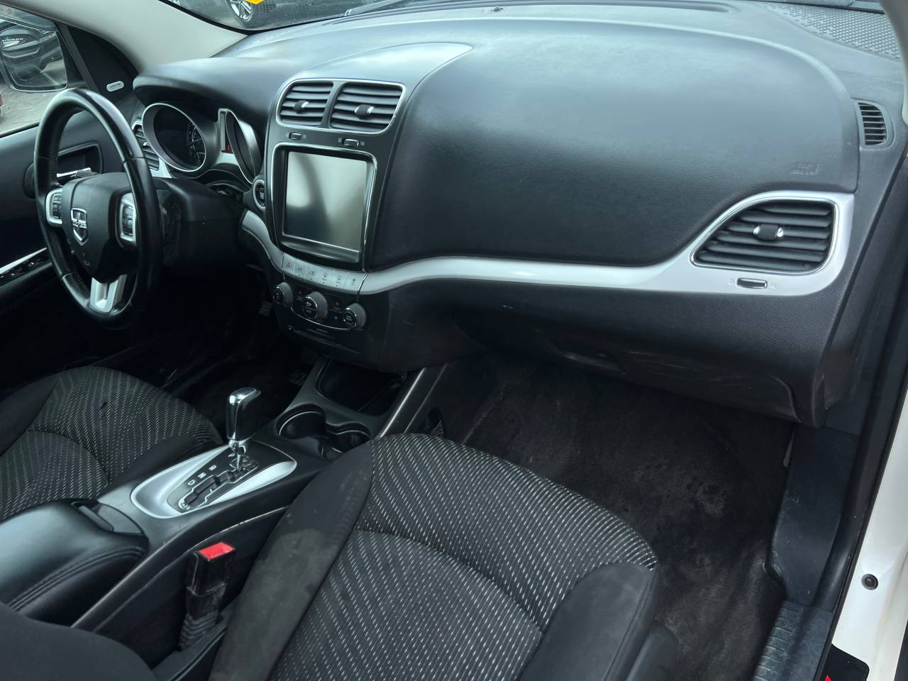 2017 Dodge Journey SXT**TOIT OUVRANT**CAMERA DE RECUL**SIEGES CHAUFFNATS**NAVIGATION**MAGS** Image principale