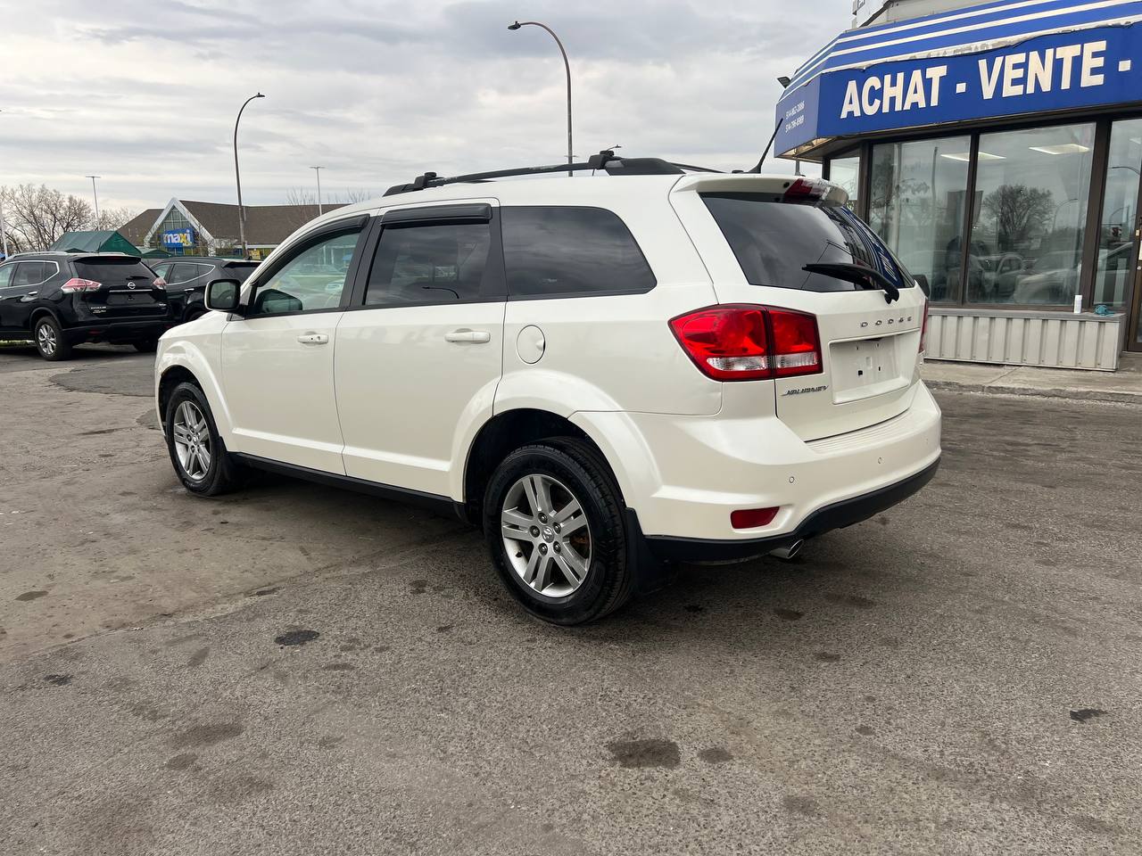 2017 Dodge Journey SXT**TOIT OUVRANT**CAMERA DE RECUL**SIEGES CHAUFFNATS**NAVIGATION**MAGS** Image principale