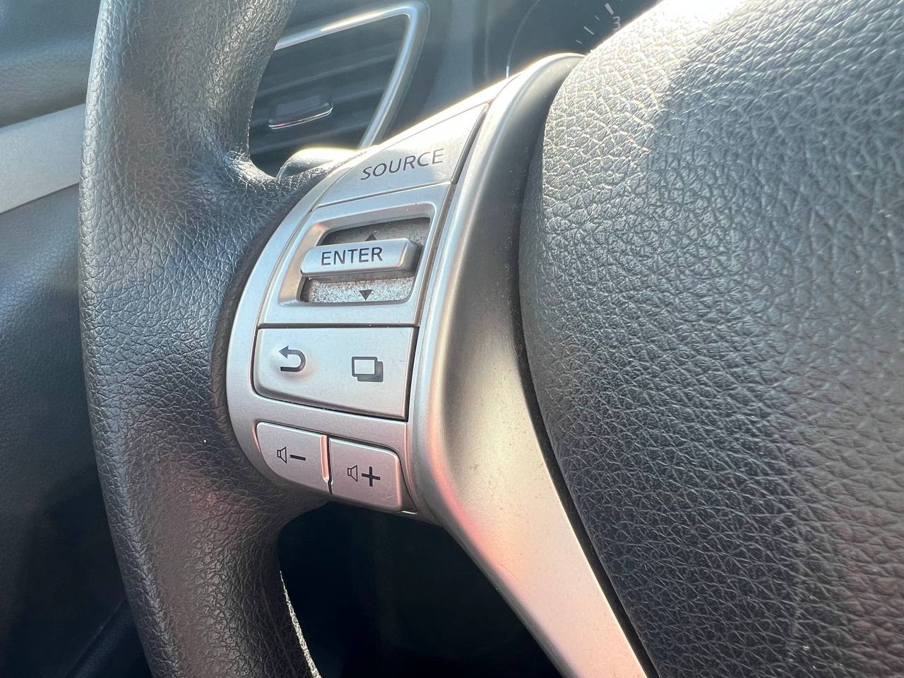 2015 Nissan Rogue SV**AWD**TOIT OUVRANT PANORAMIQUE**CAMERA DE RECULE**SIEGES CHAUFFNATS**Mags** Image principale