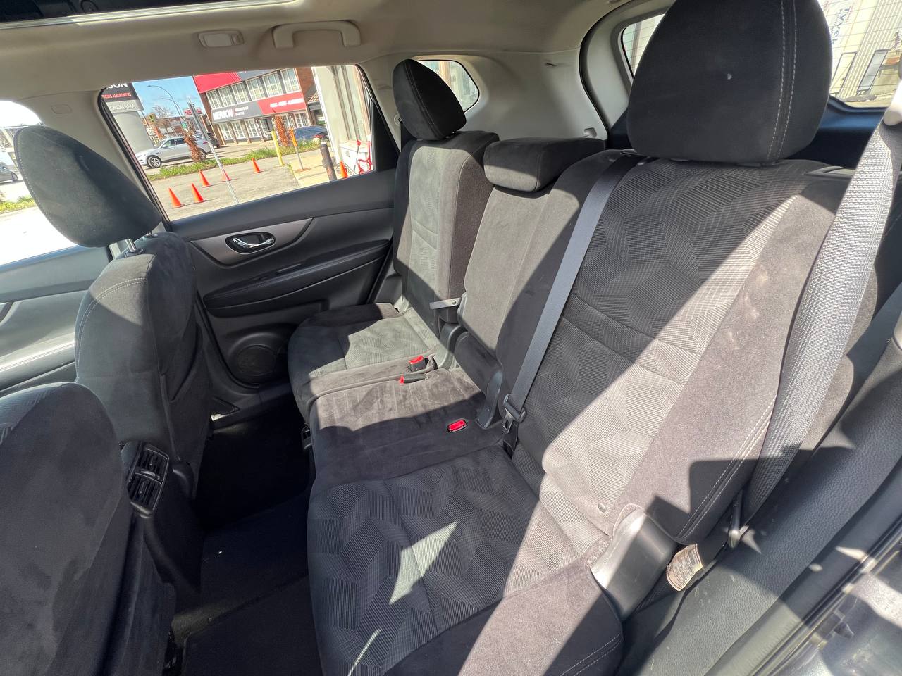 2015 Nissan Rogue SV**AWD**TOIT OUVRANT PANORAMIQUE**CAMERA DE RECULE**SIEGES CHAUFFNATS**Mags** Image principale