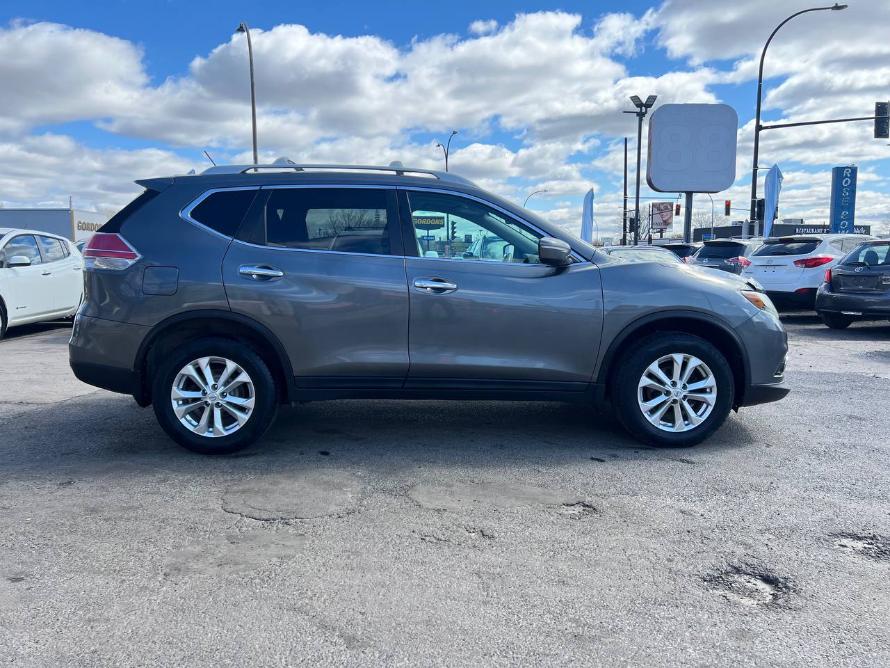 2015 Nissan Rogue SV**AWD**TOIT OUVRANT PANORAMIQUE**CAMERA DE RECULE**SIEGES CHAUFFNATS**Mags** Image principale