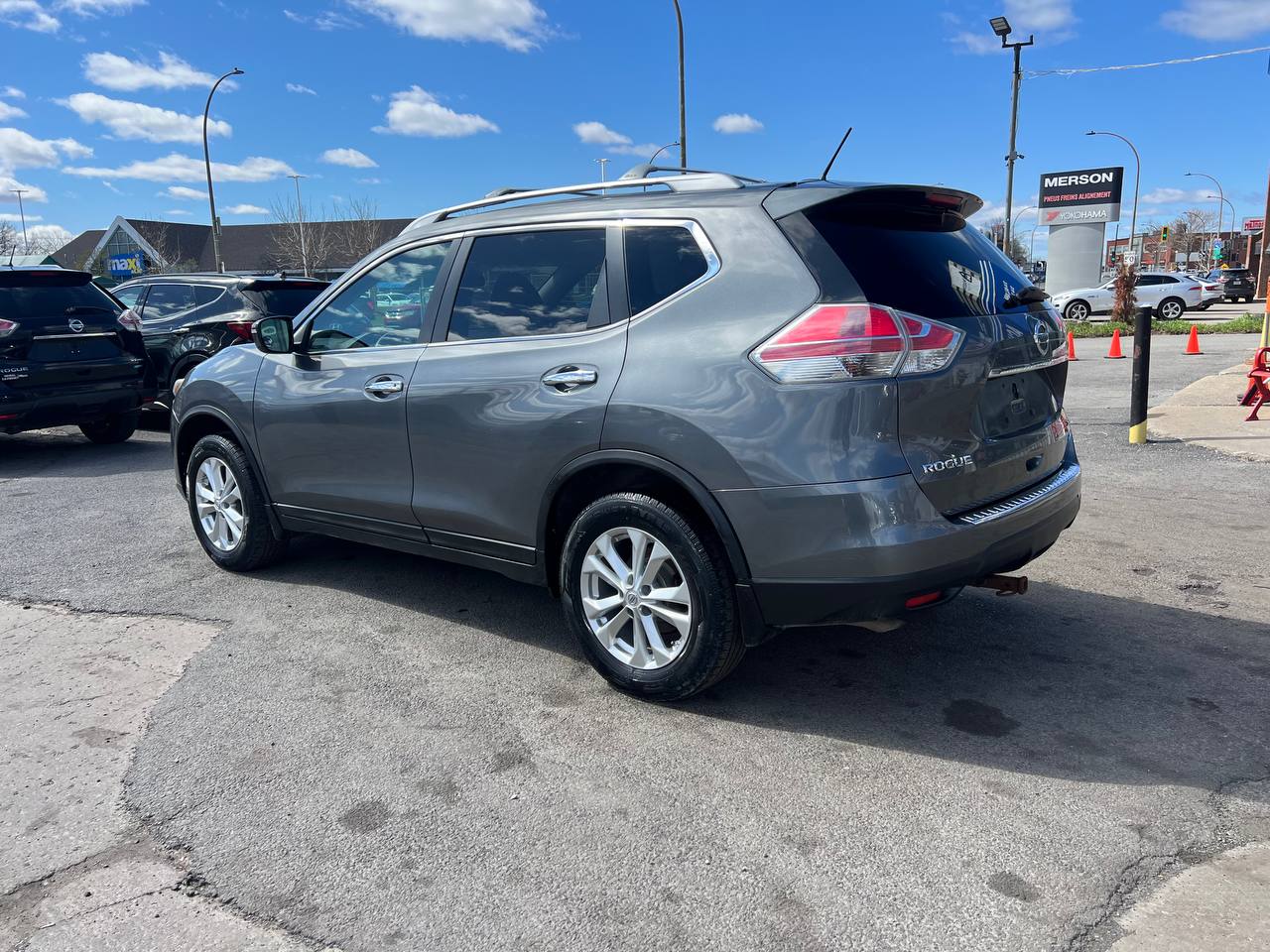 2015 Nissan Rogue SV**AWD**TOIT OUVRANT PANORAMIQUE**CAMERA DE RECULE**SIEGES CHAUFFNATS**Mags** Image principale