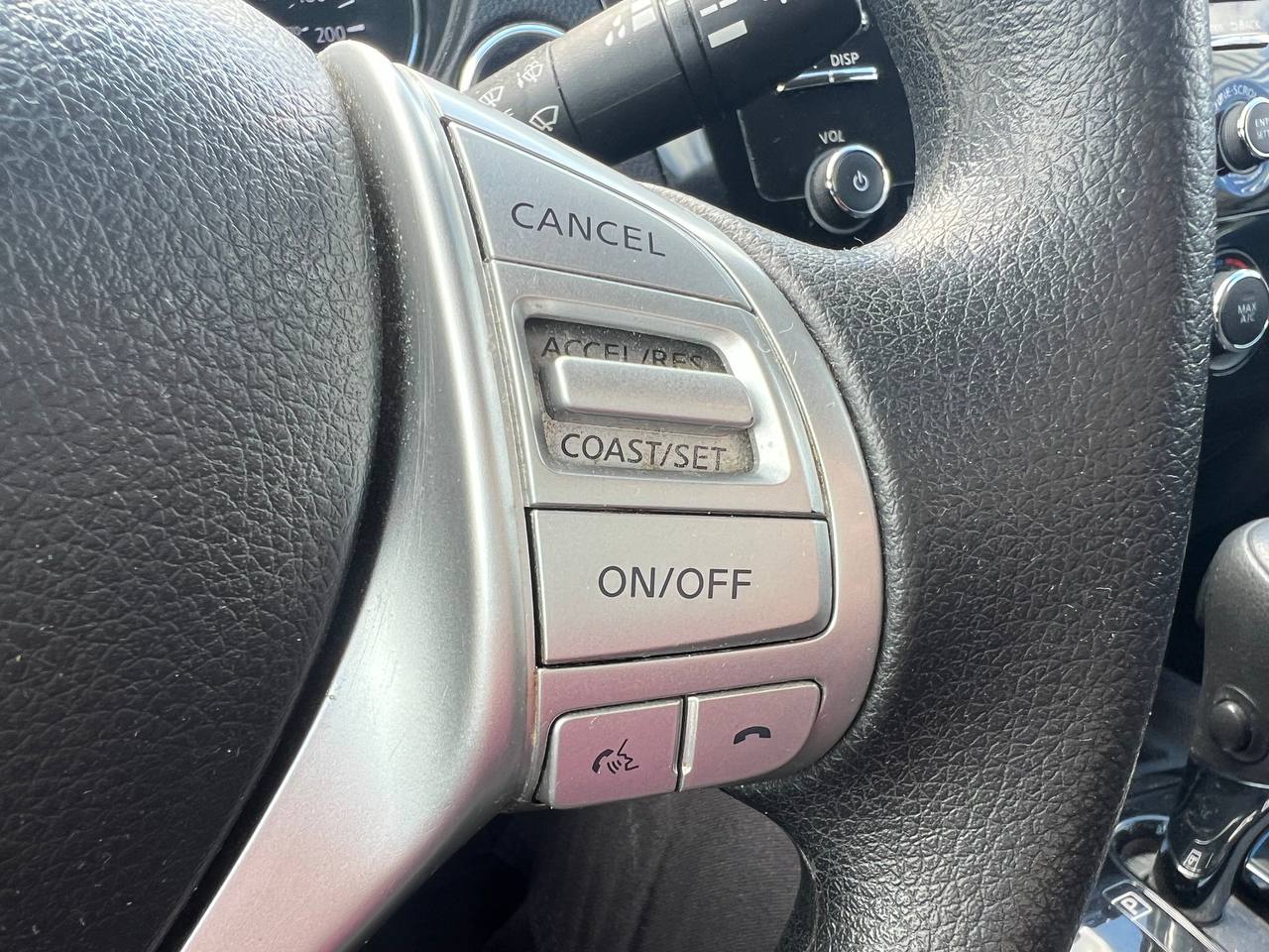 2016 Nissan Rogue SV**AWD**CAMERA DE RECULE**SIEGES CHAUFFNATS**Mags** Image principale
