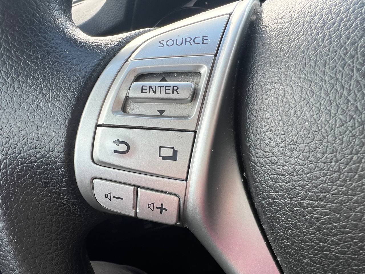 2016 Nissan Rogue SV**AWD**CAMERA DE RECULE**SIEGES CHAUFFNATS**Mags** Image principale