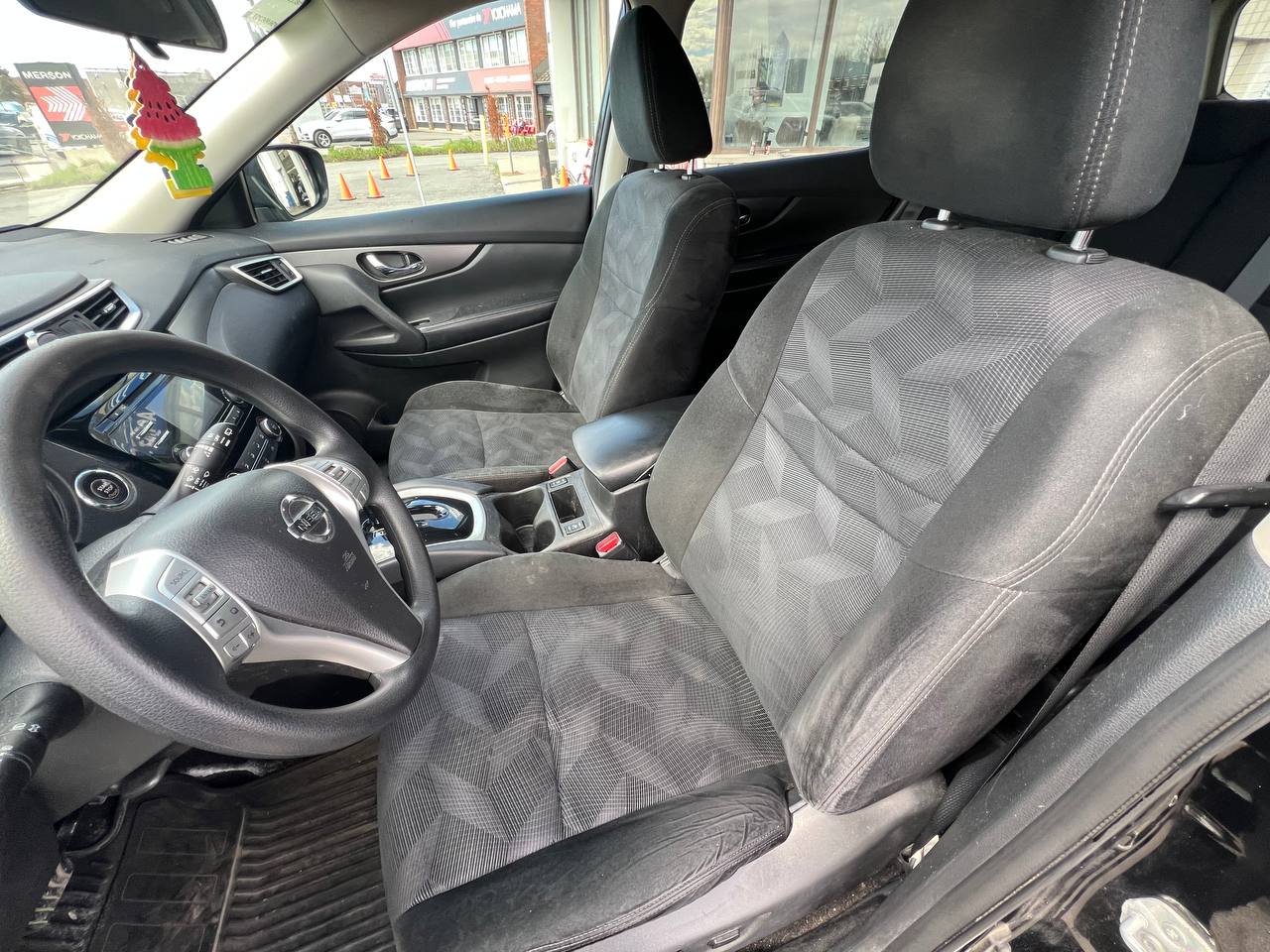 2016 Nissan Rogue SV**AWD**CAMERA DE RECULE**SIEGES CHAUFFNATS**Mags** Image principale