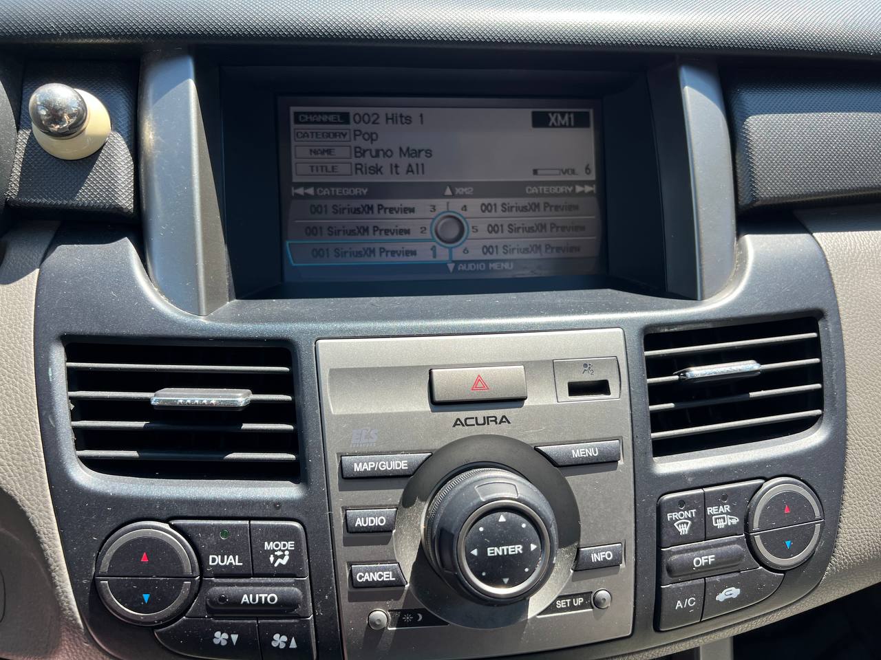 2010 Acura RDX Tech Pkg**AWD**Jamais Accidentee**TOIT OUVRANT**SIEGES CHAUFFNATS**SIEGES EN CUIR**Navigation**Mags** Image principale